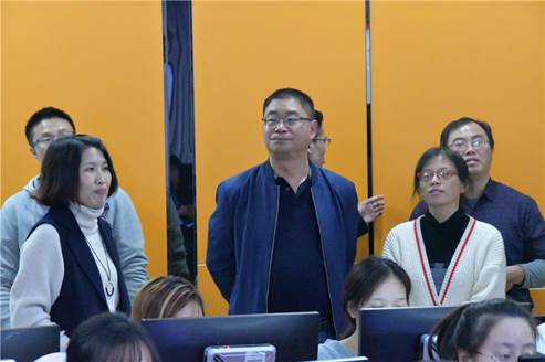 说明: E:\E\院办\简报\2018-2019学年第一学期\双十一\双十一\查院长1.jpg