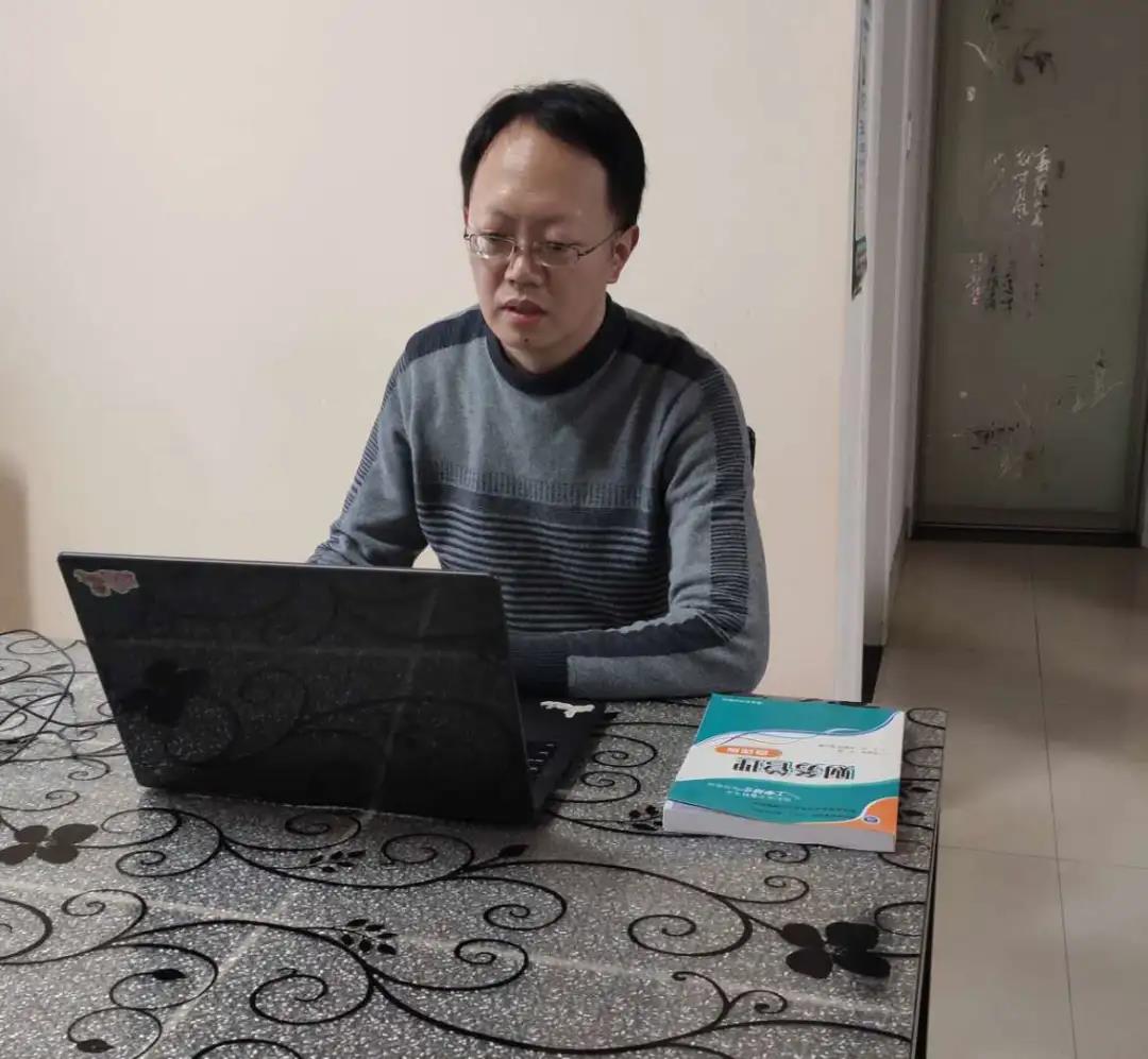 【图文】战“疫”进行时④|这位支部书记，让学生爱上会计“云...