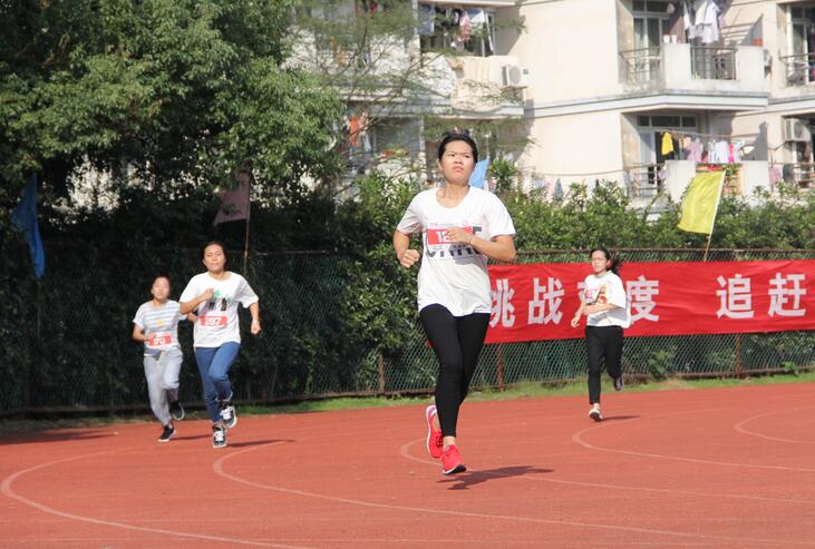 【校运会掠影】田径?。壕辰《缁?>
                             </a>
                         </div>
                         <div   id=